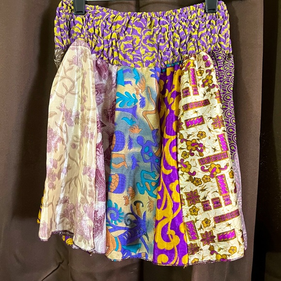 Girls CYN by Cynthia Mehra, Size one, waist is 11”across so 22 around, 100% Silk - Picture 3 of 4